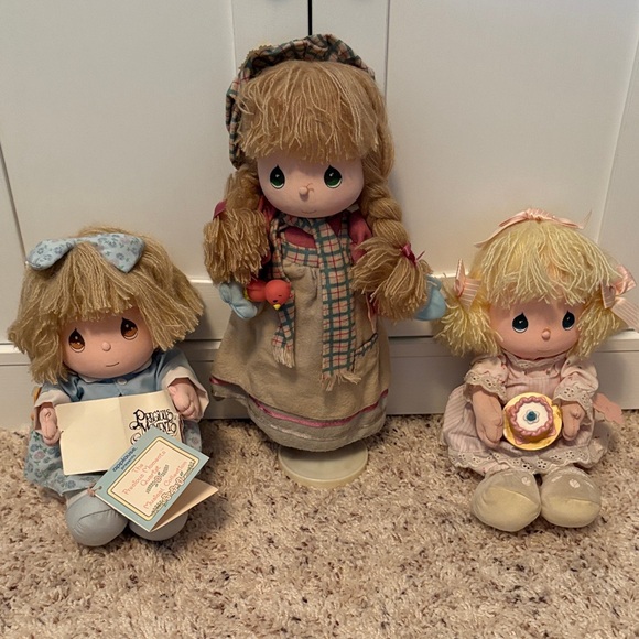 Adorable vintage Precious Moments musical dolls - Picture 1 of 9